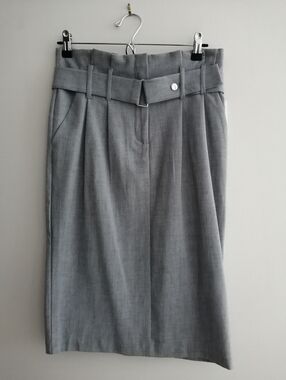 NWT 89th & Madison Pleated And Belted Gray Pencil Skirts Size 4